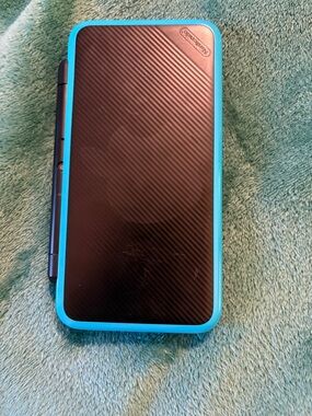 Nintendo Electric Blue 2ds xl, Sonic All-stars racing, charger.